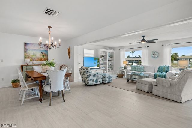 4528 SE 1st PL, Cape Coral, FL 33904