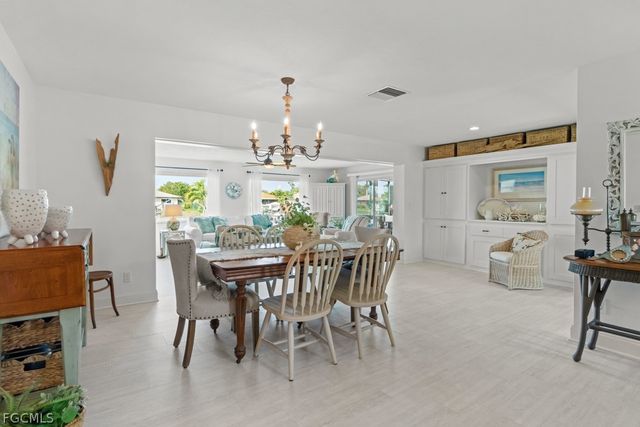 4528 SE 1st PL, Cape Coral, FL 33904