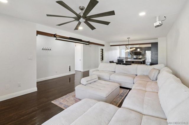 4186 Mount Alifan J, San Diego, CA 92111