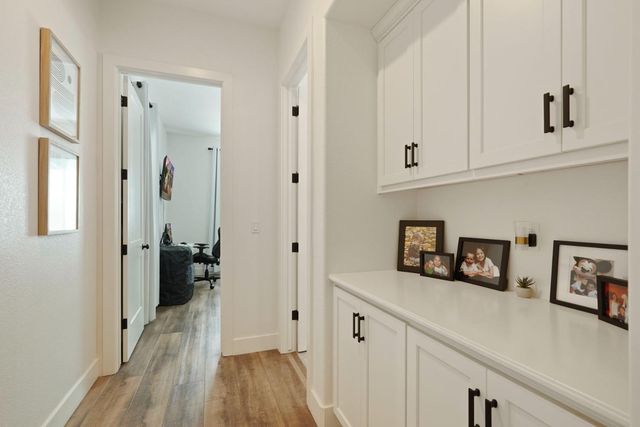 2446 Paramount Ln, Manteca, CA 95337