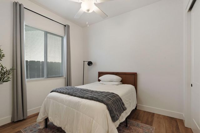 2446 Paramount Ln, Manteca, CA 95337