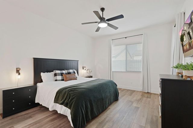 2446 Paramount Ln, Manteca, CA 95337