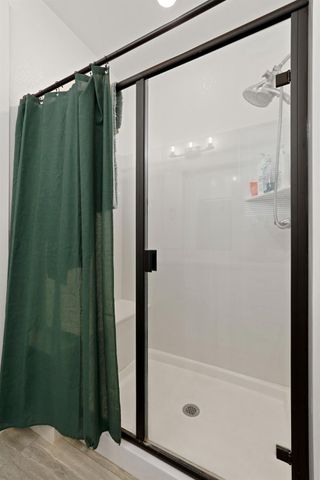 2446 Paramount Ln, Manteca, CA 95337