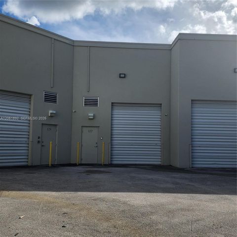 11231 NW 20th St 127, Sweetwater, FL 33172