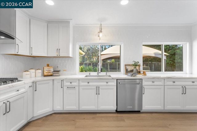 1306 Brookside Dr, Danville, CA 94526