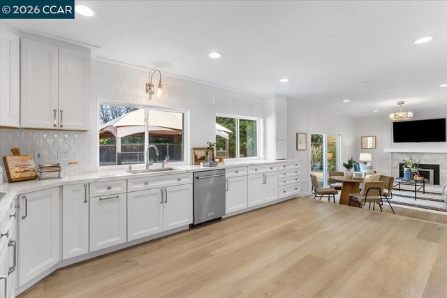 1306 Brookside Dr, Danville, CA 94526