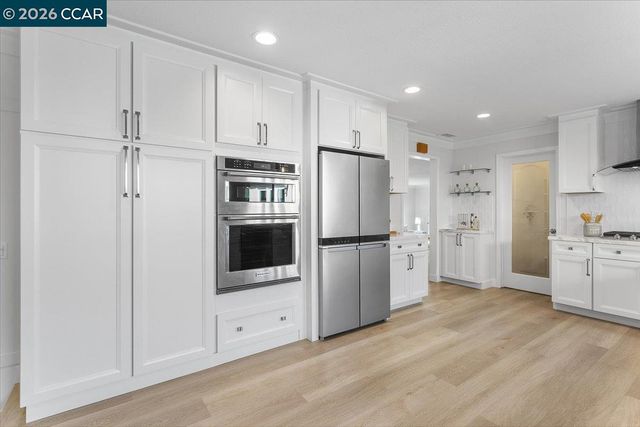 1306 Brookside Dr, Danville, CA 94526