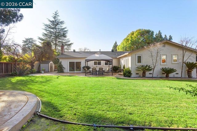 1306 Brookside Dr, Danville, CA 94526