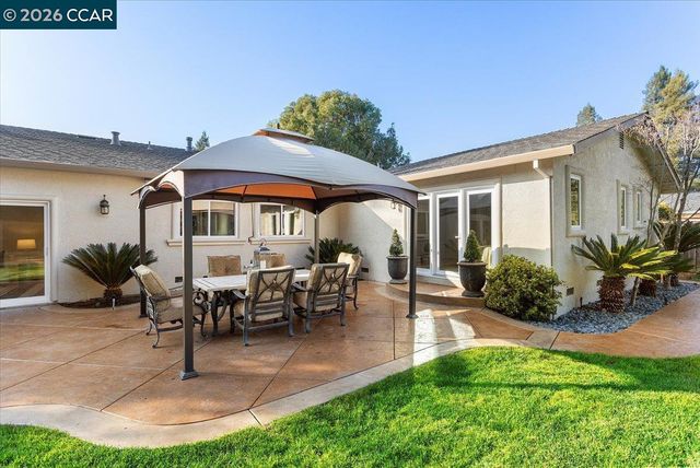 1306 Brookside Dr, Danville, CA 94526