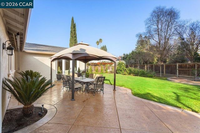 1306 Brookside Dr, Danville, CA 94526