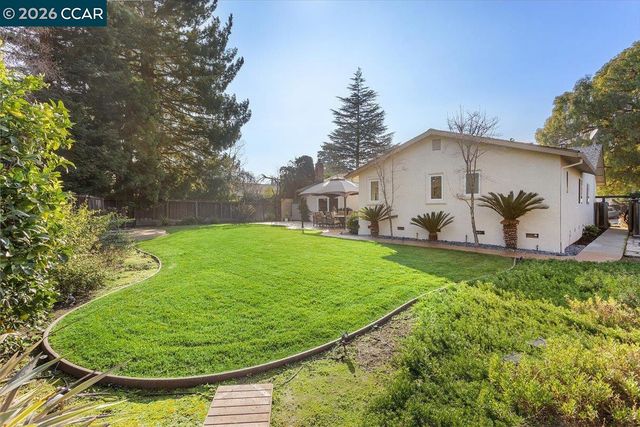 1306 Brookside Dr, Danville, CA 94526