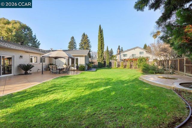 1306 Brookside Dr, Danville, CA 94526