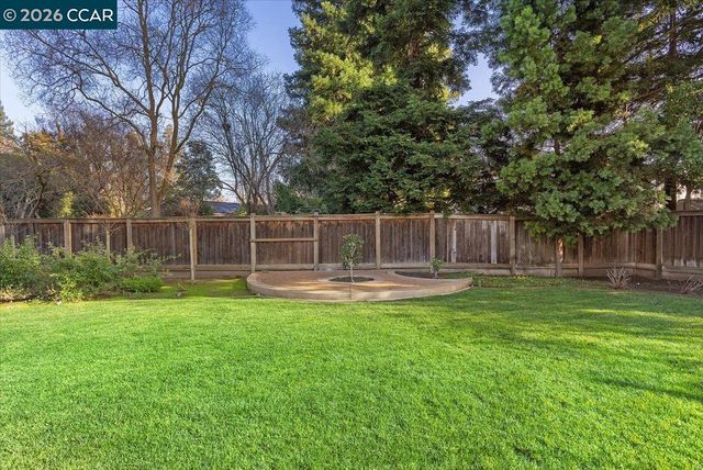1306 Brookside Dr, Danville, CA 94526