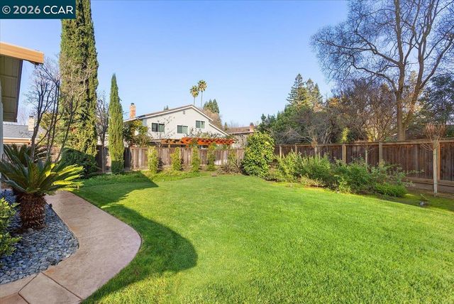 1306 Brookside Dr, Danville, CA 94526