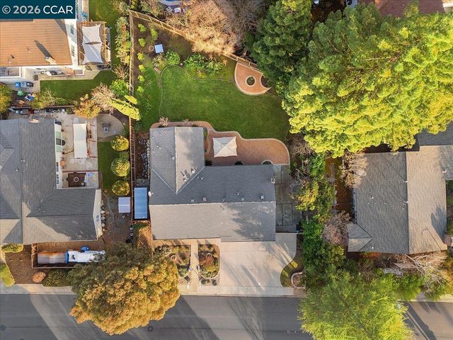 1306 Brookside Dr, Danville, CA 94526