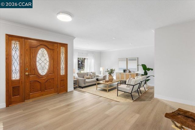 1306 Brookside Dr, Danville, CA 94526