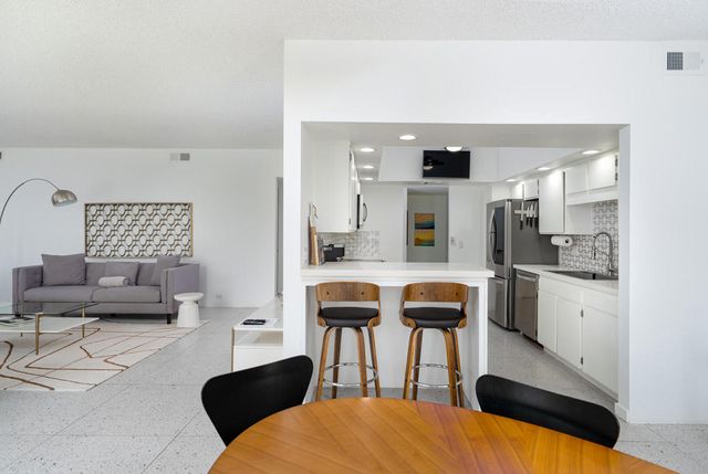 519 Desert Lakes Drive, Palm Springs, CA 92264