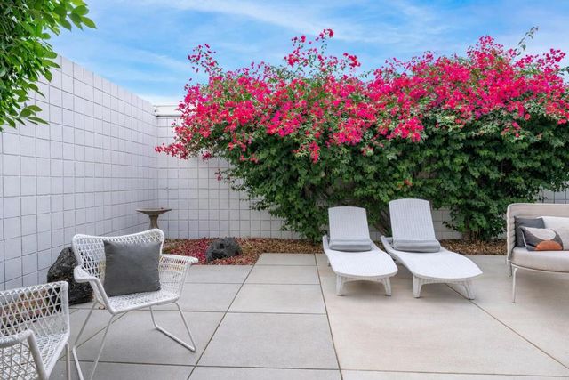 519 Desert Lakes Drive, Palm Springs, CA 92264