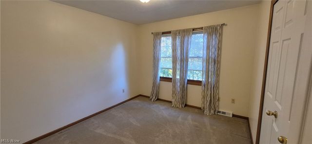 19457 Stony Point Drive, Strongsville, OH 44136