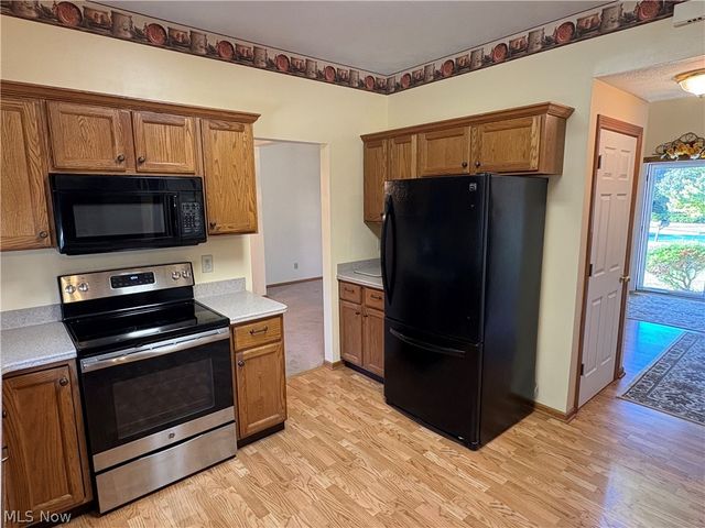 19457 Stony Point Drive, Strongsville, OH 44136