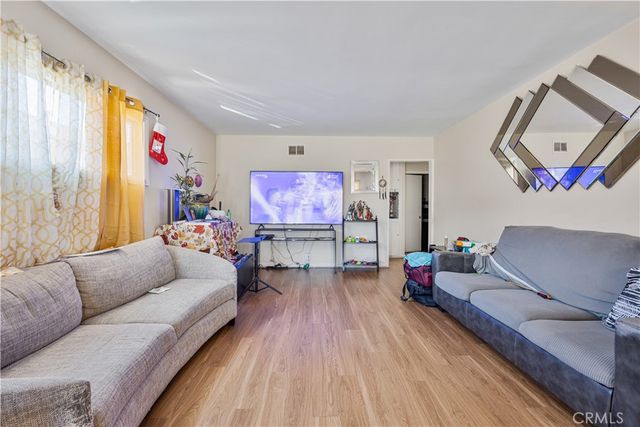 10605 Buford Avenue, Inglewood, CA 90304