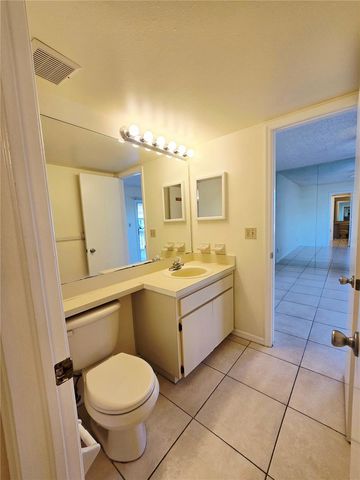 6802 STONES THROW CIRCLE N 14206, St Petersburg, FL 33710