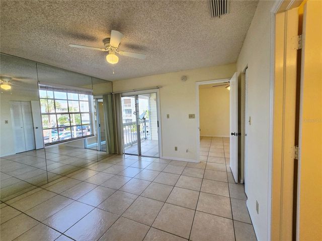 6802 STONES THROW CIRCLE N 14206, St Petersburg, FL 33710