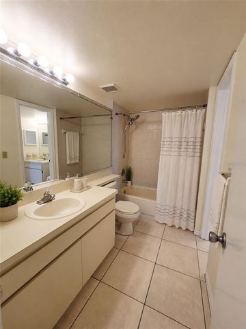 6802 STONES THROW CIRCLE N 14206, St Petersburg, FL 33710