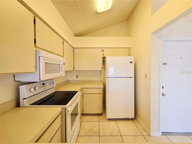 6802 STONES THROW CIRCLE N 14206, St Petersburg, FL 33710