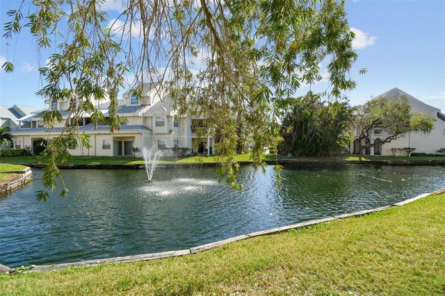6802 STONES THROW CIRCLE N 14206, St Petersburg, FL 33710
