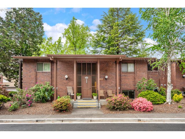 11490 Sw CROWN Dr 2, King City, OR 97224