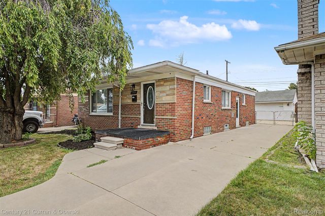 4205 Katherine Street, Dearborn Heights, MI 48125