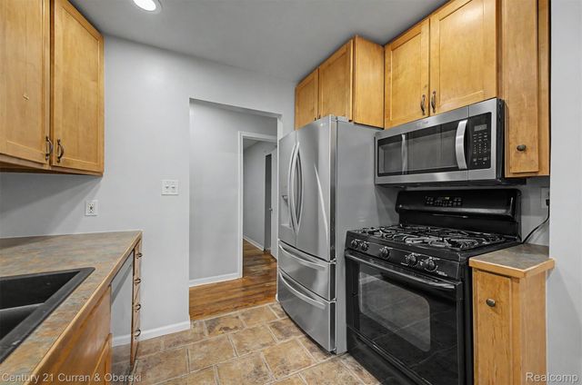 4205 Katherine Street, Dearborn Heights, MI 48125