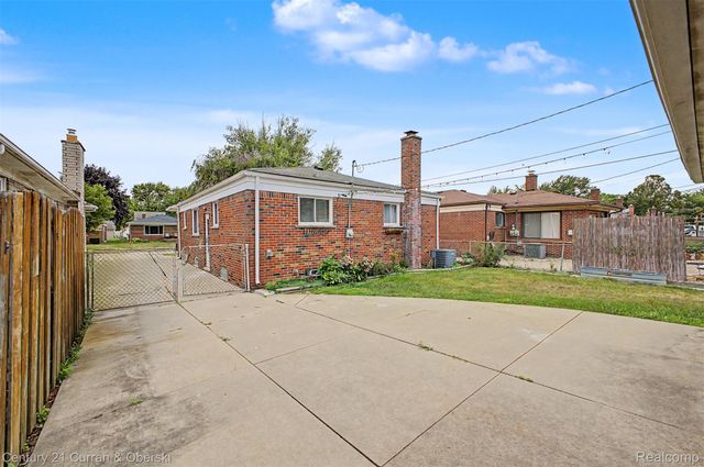 4205 Katherine Street, Dearborn Heights, MI 48125