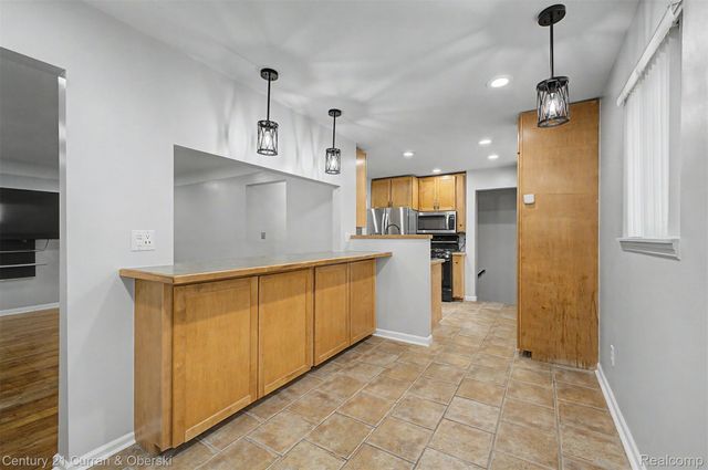 4205 Katherine Street, Dearborn Heights, MI 48125