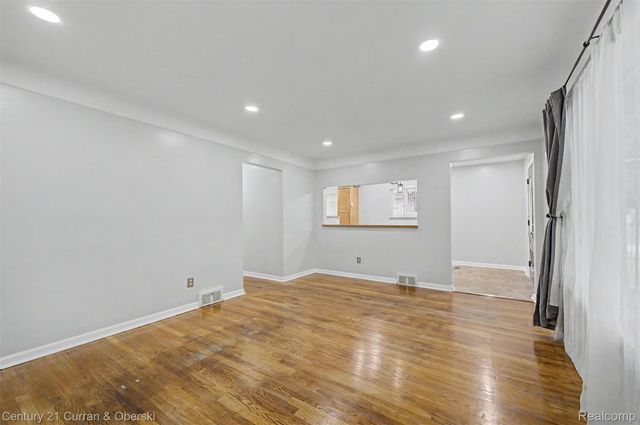 4205 Katherine Street, Dearborn Heights, MI 48125