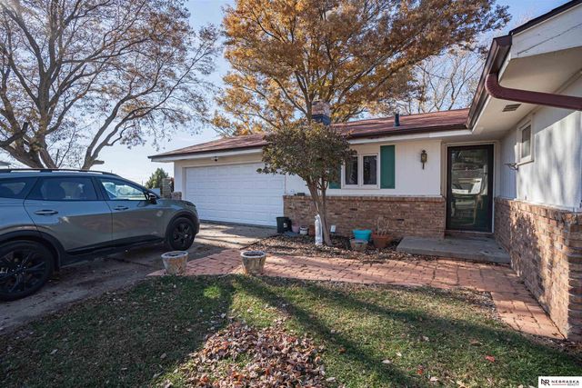 8612 S 38th Avenue, Bellevue, NE 68147