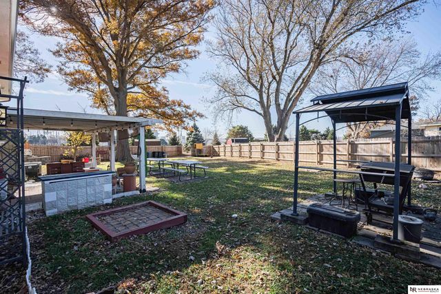 8612 S 38th Avenue, Bellevue, NE 68147