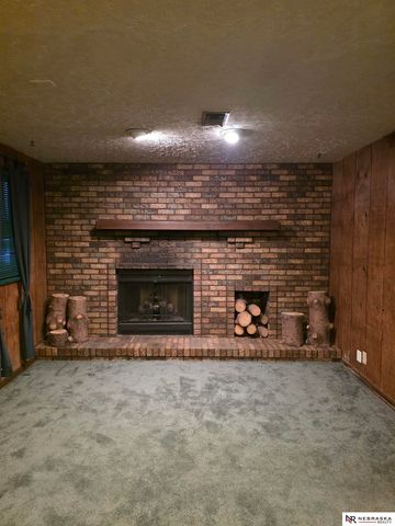 8612 S 38th Avenue, Bellevue, NE 68147