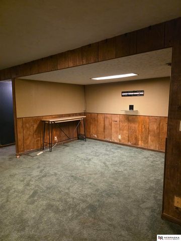 8612 S 38th Avenue, Bellevue, NE 68147