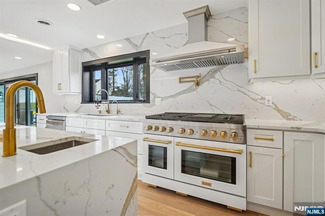 292 Magnolia Avenue, Cresskill, NJ 07626