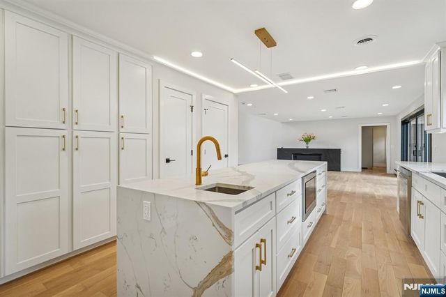 292 Magnolia Avenue, Cresskill, NJ 07626