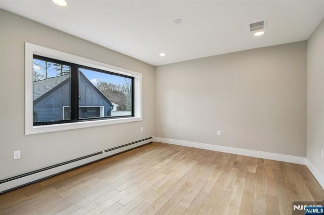 292 Magnolia Avenue, Cresskill, NJ 07626