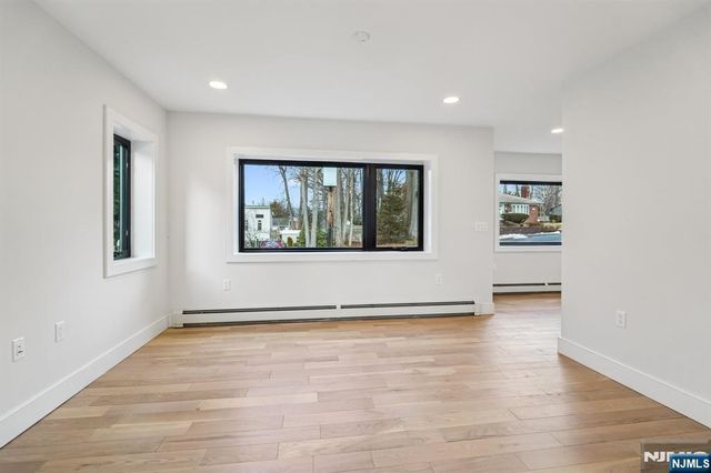 292 Magnolia Avenue, Cresskill, NJ 07626