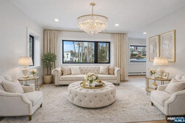 292 Magnolia Avenue, Cresskill, NJ 07626