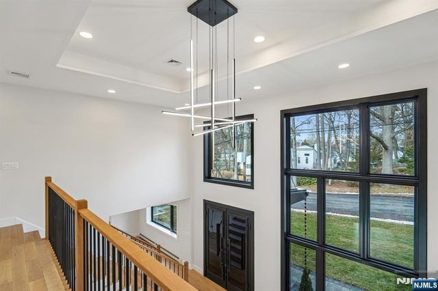 292 Magnolia Avenue, Cresskill, NJ 07626