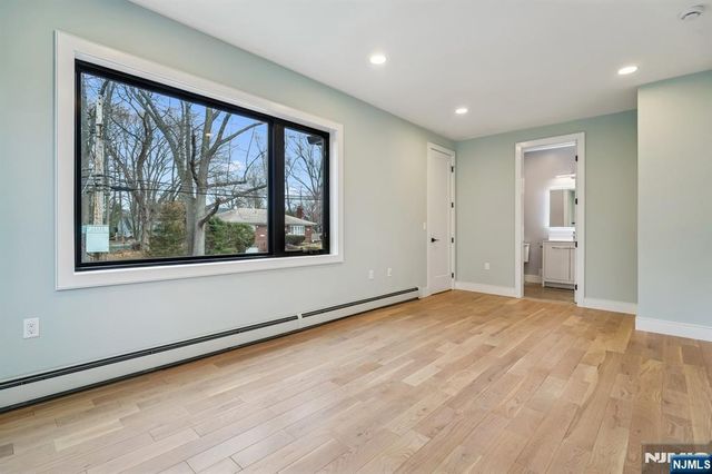 292 Magnolia Avenue, Cresskill, NJ 07626