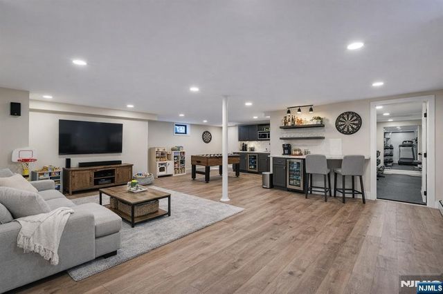 292 Magnolia Avenue, Cresskill, NJ 07626