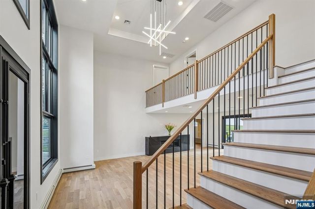 292 Magnolia Avenue, Cresskill, NJ 07626