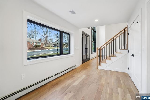 292 Magnolia Avenue, Cresskill, NJ 07626